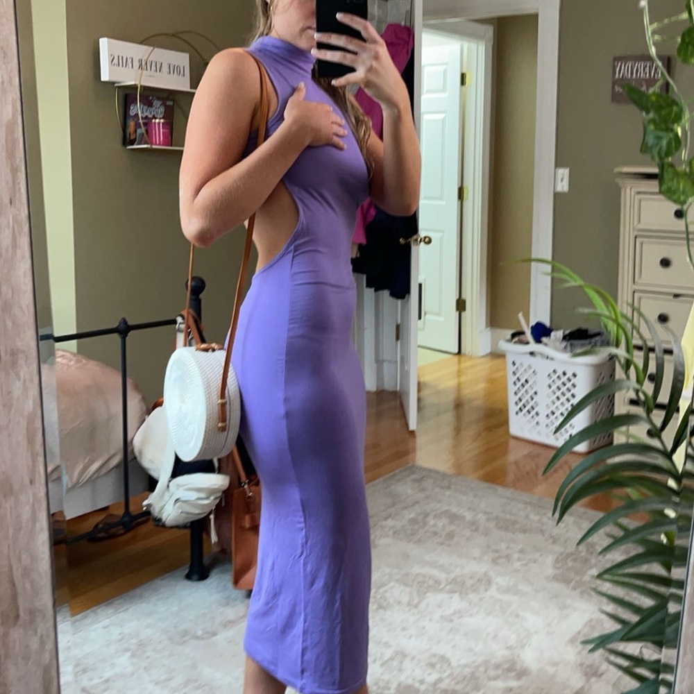 Chic Lavender Backless Midi Dress